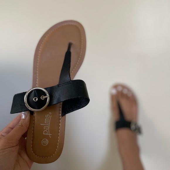 Palms Black Buckle Thong Sandals Size 9M - Picture 1 of 6